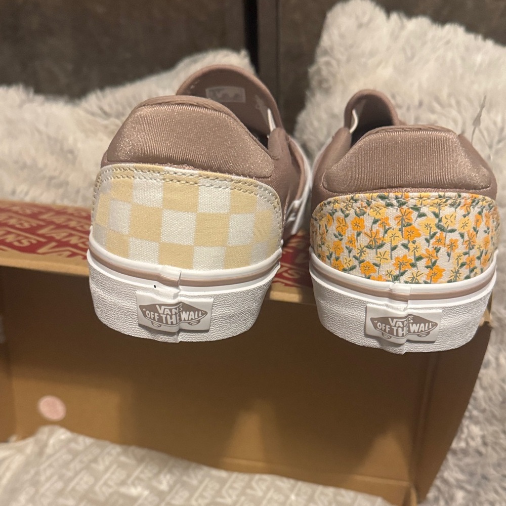 Vans Women Patchwork Slip-On Asher Deluxe Sneakers - Pink and White - Picture 7 of 10